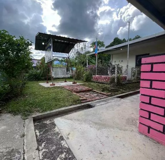 Hotelli Oyo 90415 Seri Desa Homestay