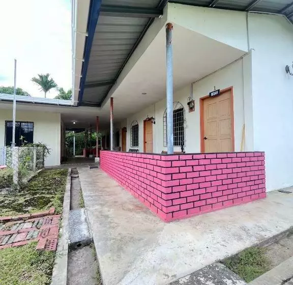 Hotelli Oyo 90415 Seri Desa Homestay