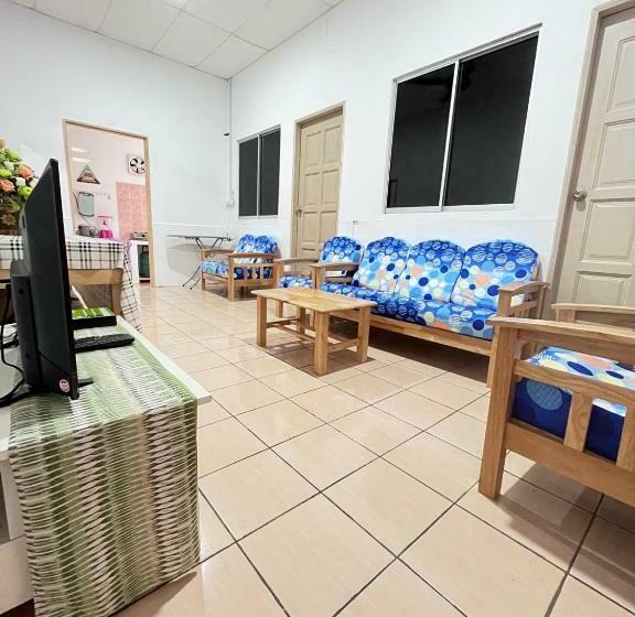 Отель Oyo 90415 Seri Desa Homestay