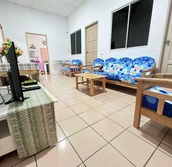 Hotelli Oyo 90415 Seri Desa Homestay