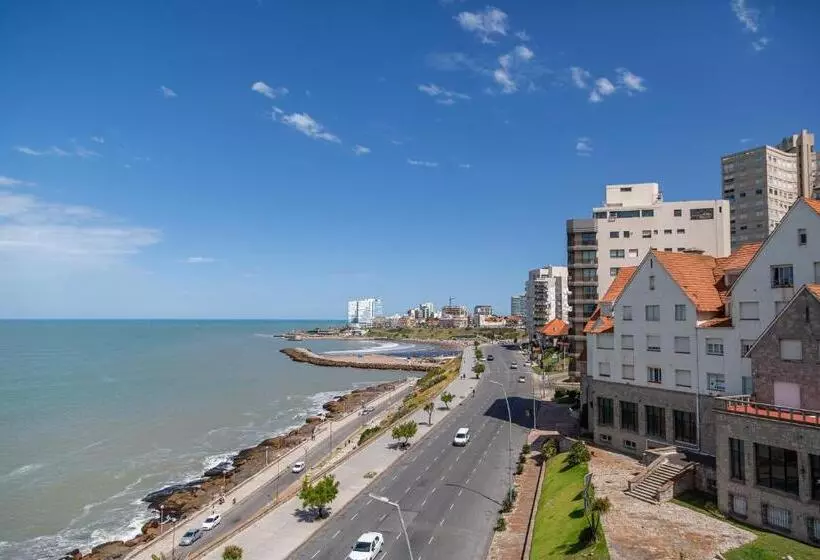 هتل Punta Piedras