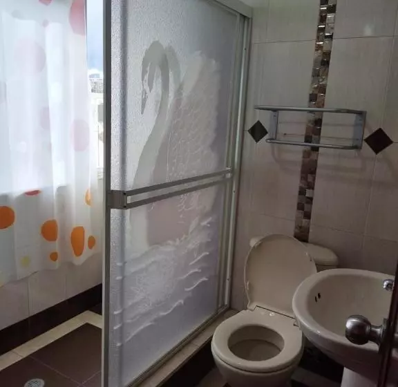 هتل Velanez Suite Riobamba