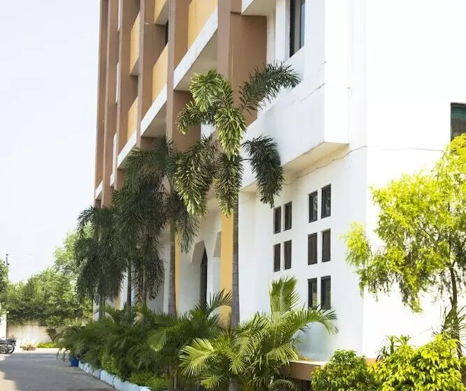 ホテル Kamlesh Continental