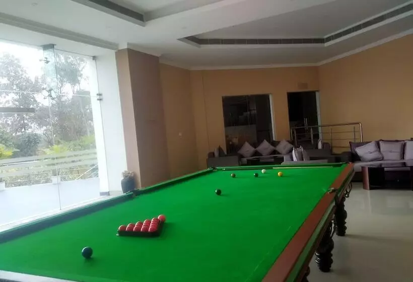 ホテル Kamlesh Continental