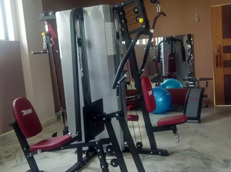 ホテル Kamlesh Continental