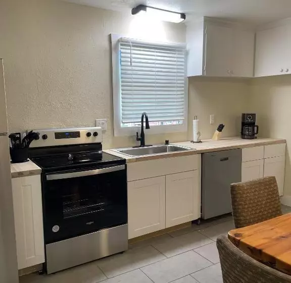 ホテル Sacajawea Inn