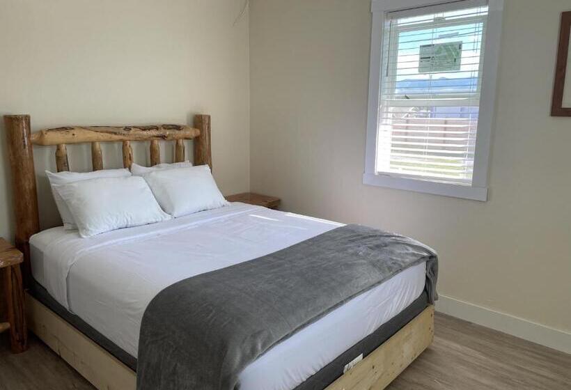 酒店 Sacajawea Inn