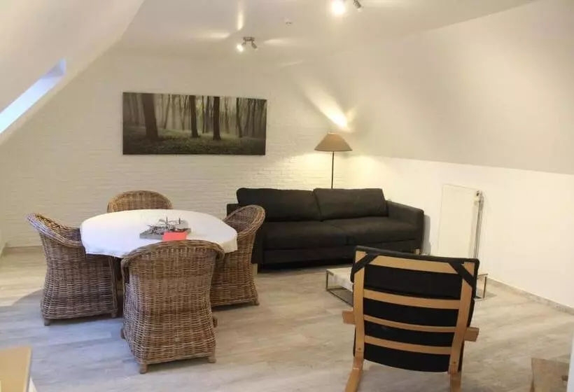Saffels Nest 33