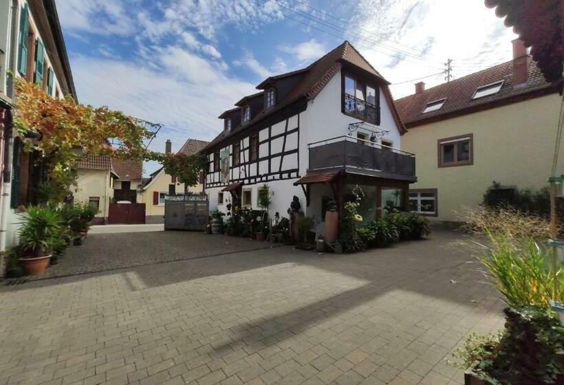 הוסטל Gutsherrenhaus