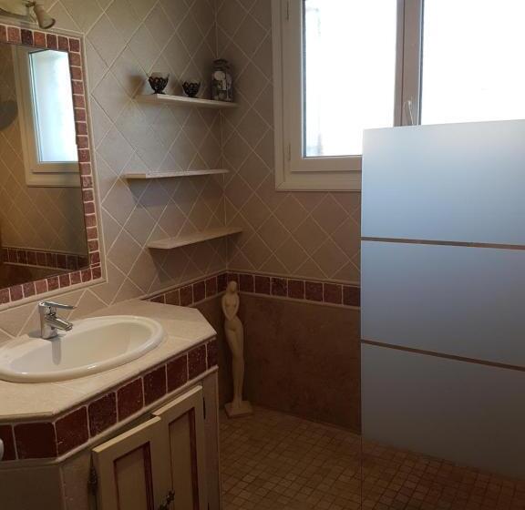 مبيت وإفطار Fleur De Garance