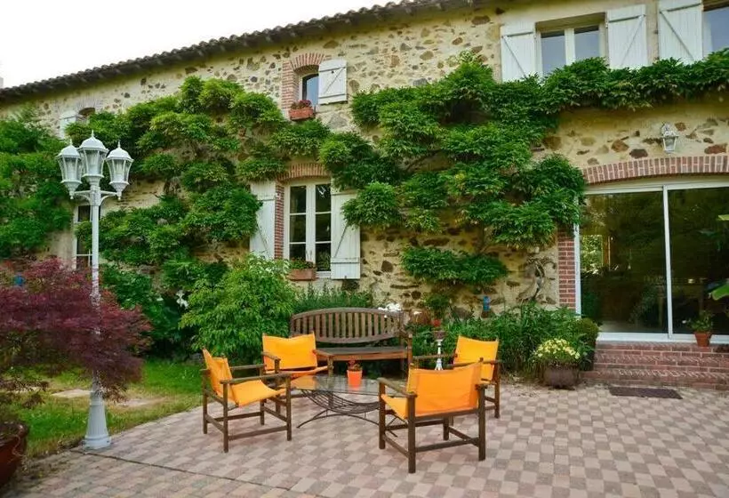 ベッドアンドブレックファースト La Frapperie