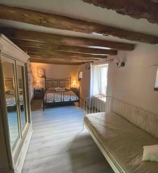 ベッドアンドブレックファースト La Frapperie