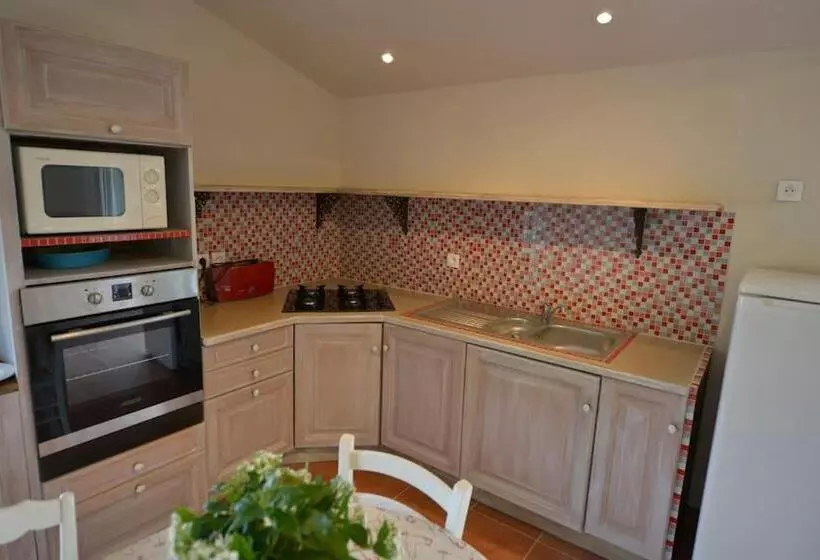 ベッドアンドブレックファースト La Frapperie