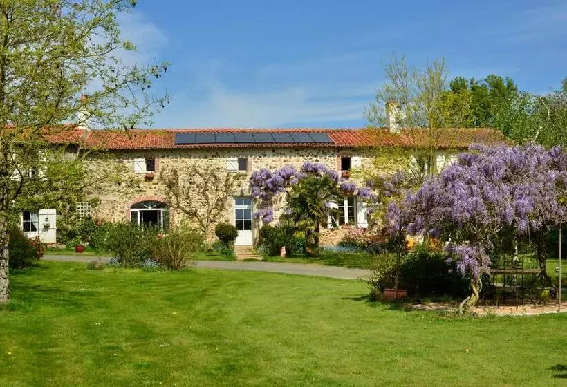 ベッドアンドブレックファースト La Frapperie