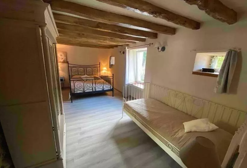 ベッドアンドブレックファースト La Frapperie