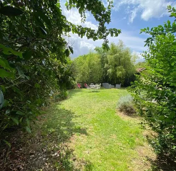 ベッドアンドブレックファースト La Frapperie