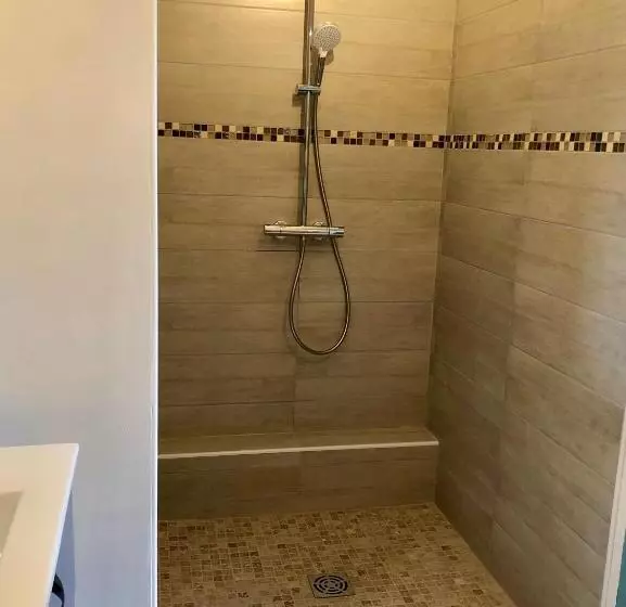 تختخواب و صبحانه Le Clos Des Vergers