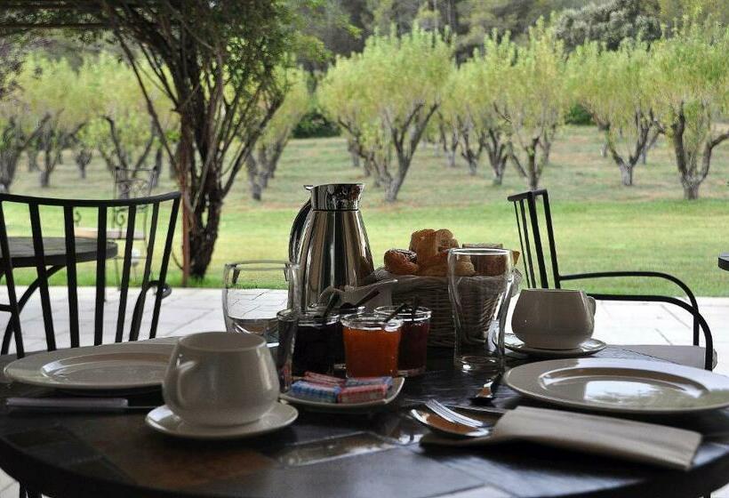 Bed and Breakfast Le Jardin Des Amandiers