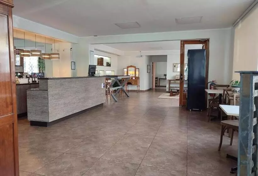 هتل Ohiggins Park