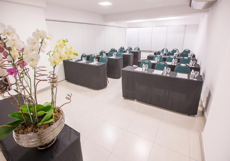 فندق Athos Bulcão Hplus Executive