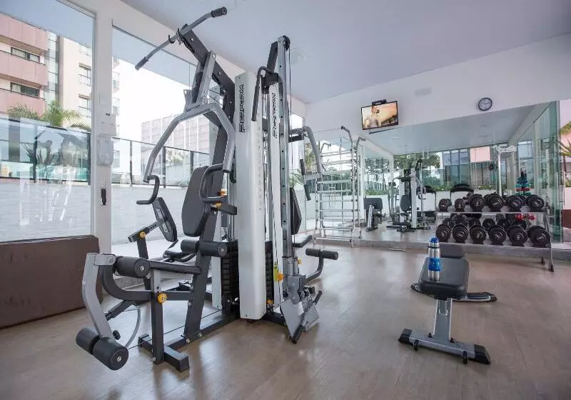 Hotel Athos Bulcão Hplus Executive