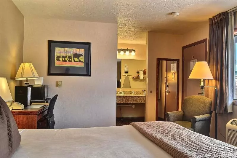 Отель Best Western Crosswinds Motor Inn