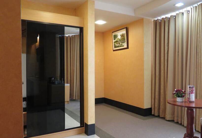 Отель Big 8 Corporate