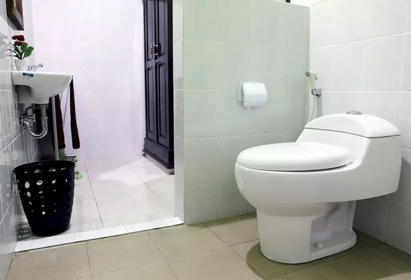 פונדק Budhas Guest House