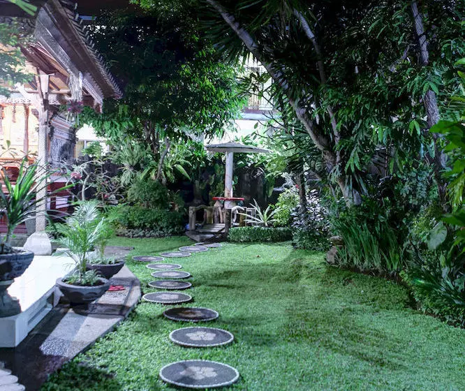 פונדק Budhas Guest House