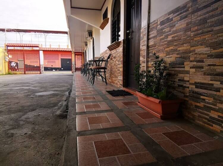 فندق Cabinas Madeleine