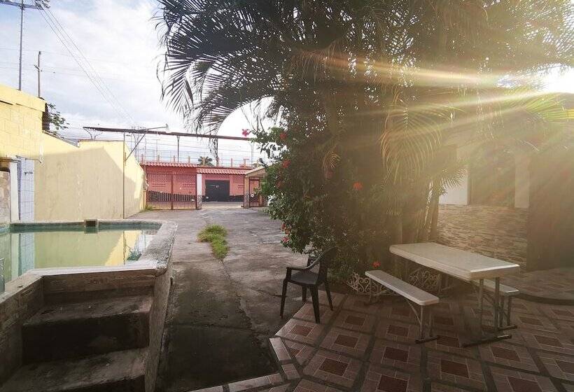 فندق Cabinas Madeleine