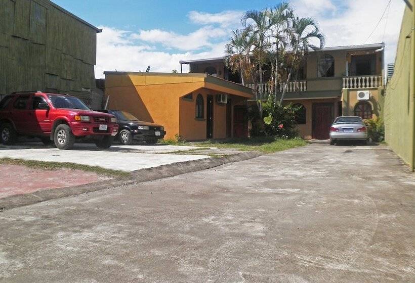 فندق Cabinas Madeleine