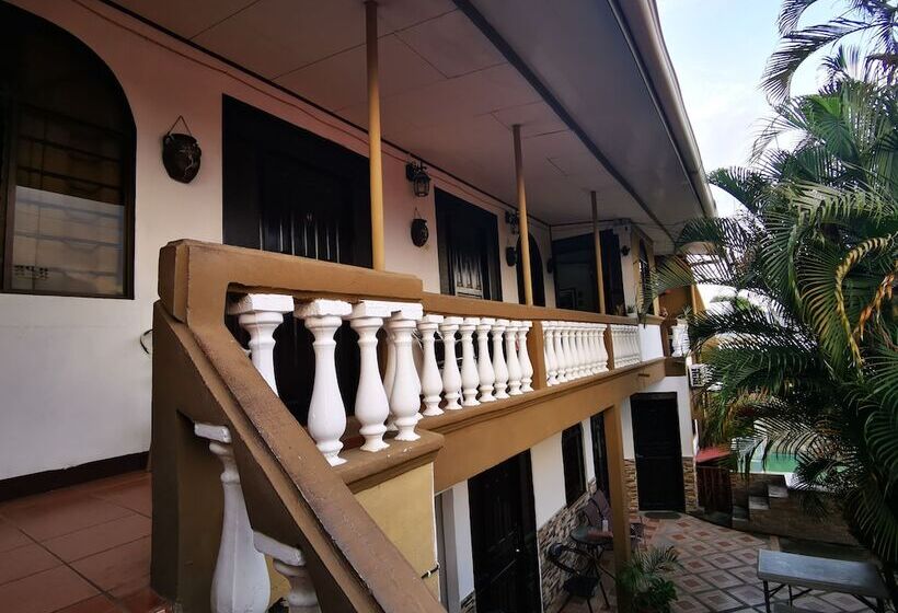 فندق Cabinas Madeleine