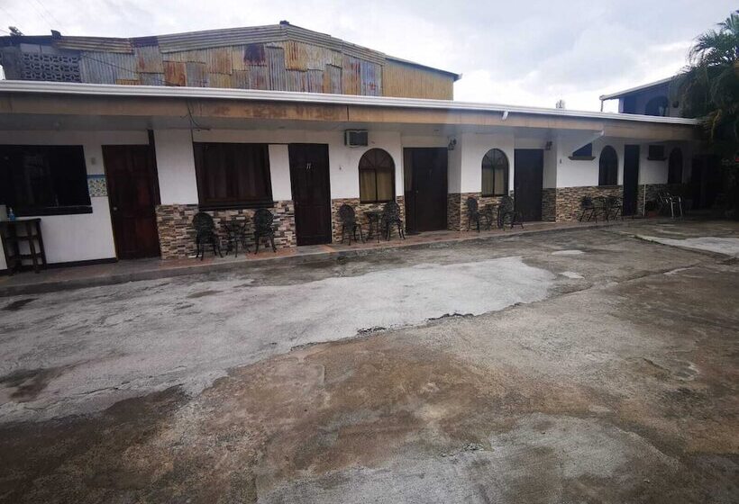 فندق Cabinas Madeleine