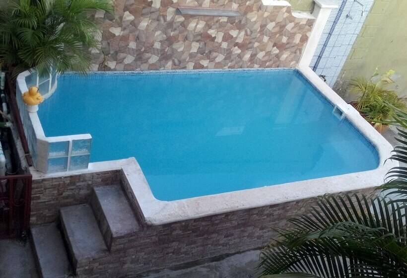 فندق Cabinas Madeleine