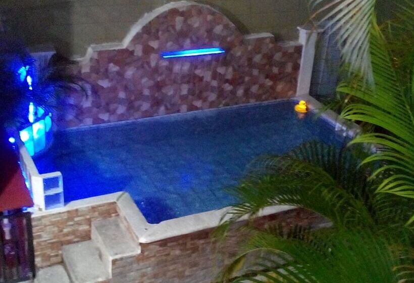 فندق Cabinas Madeleine