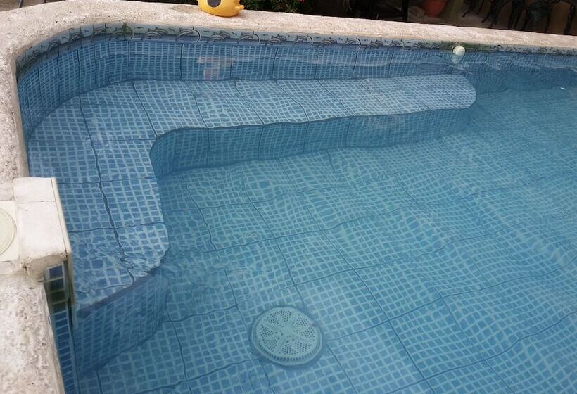 فندق Cabinas Madeleine