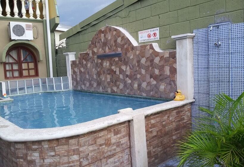 فندق Cabinas Madeleine