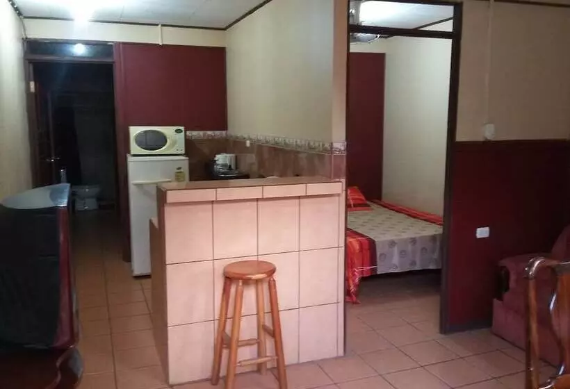 Отель Cabinas Madeleine