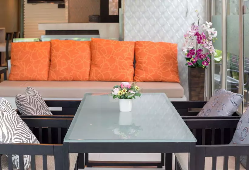 Hotel Kamala Beach Residence