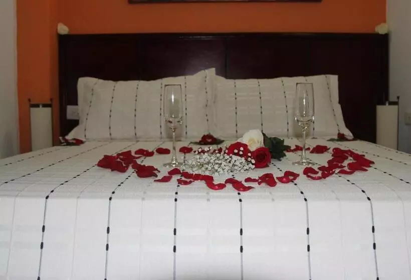 בית מלון כפרי Marina Suites By Geh Suites