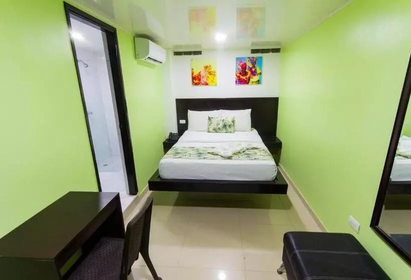 בית מלון כפרי Marina Suites By Geh Suites