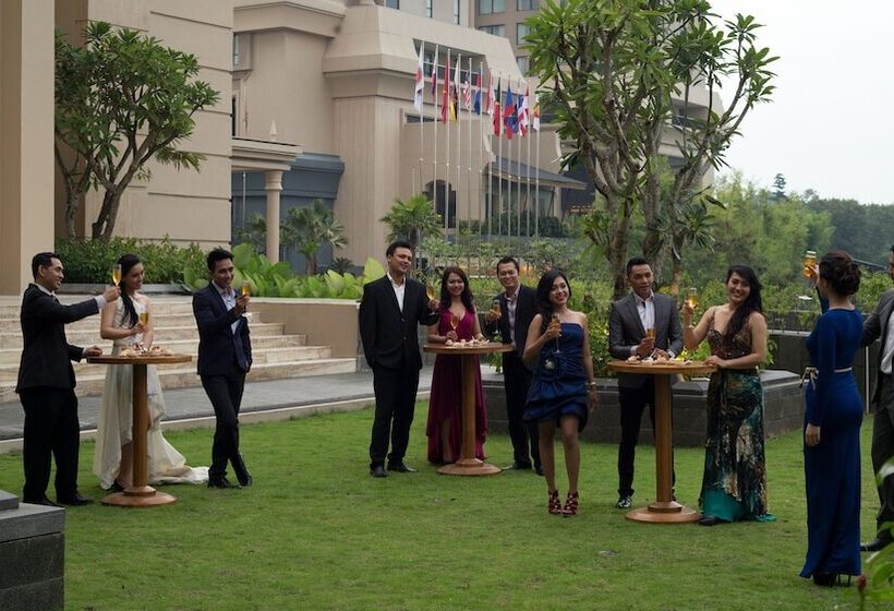 هتل Tentrem Yogyakarta