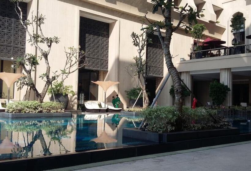 هتل Tentrem Yogyakarta