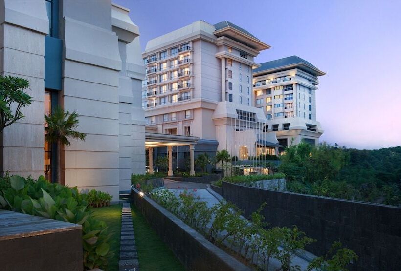 هتل Tentrem Yogyakarta