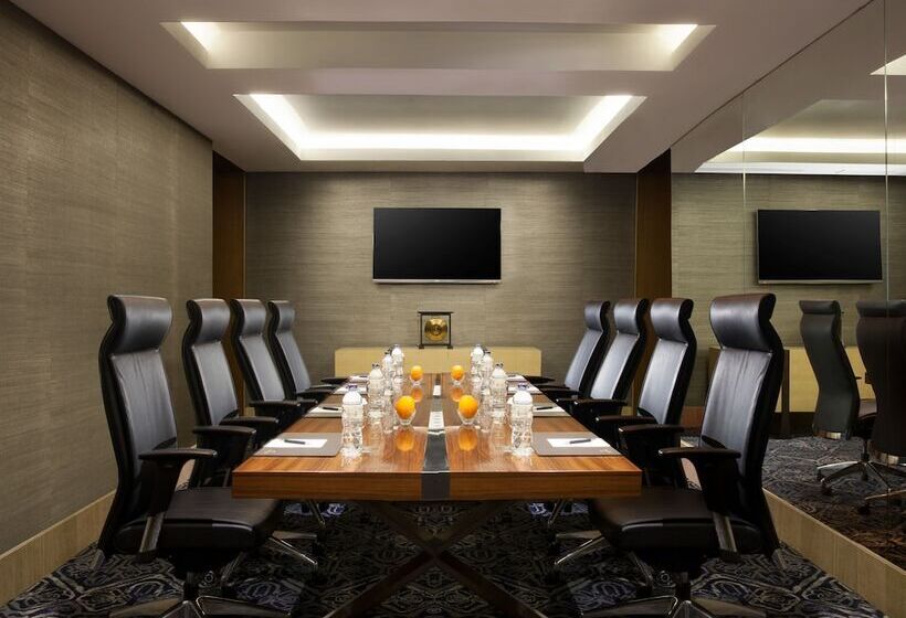 هتل Tentrem Yogyakarta