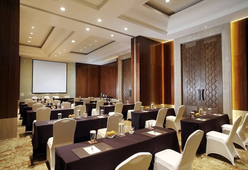 هتل Tentrem Yogyakarta