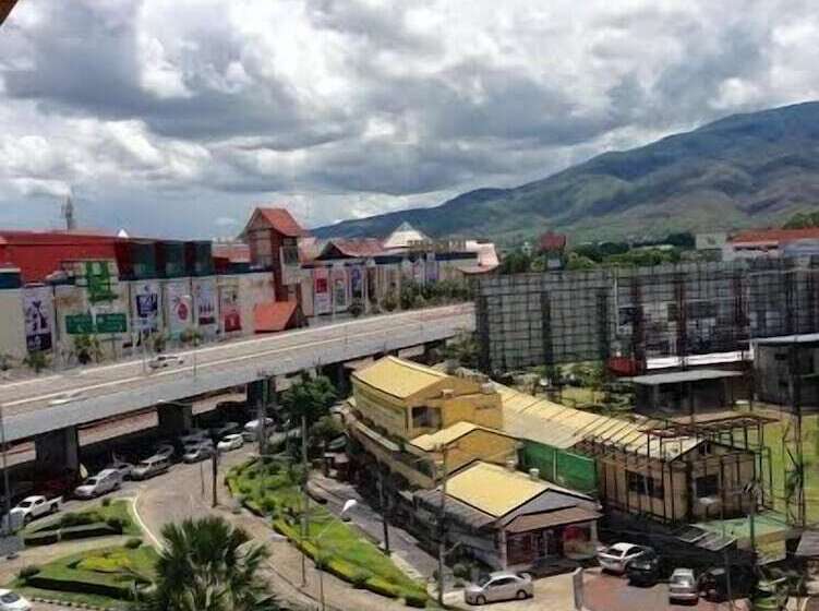 فندق The Airport Greenery