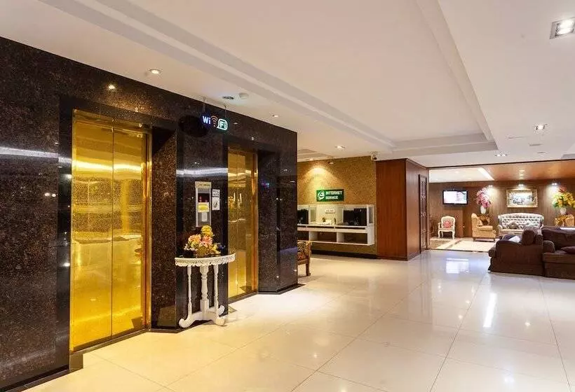 Отель The Airport Greenery