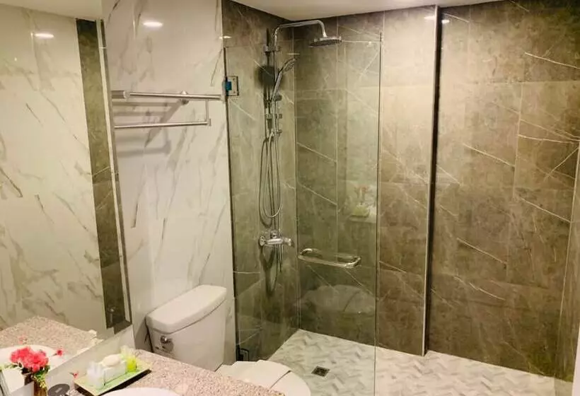 Отель The Airport Greenery